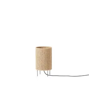 Bordlampe med cylindrisk jute-lampeskærm, tynde ben og ledning. Minimalistisk design.